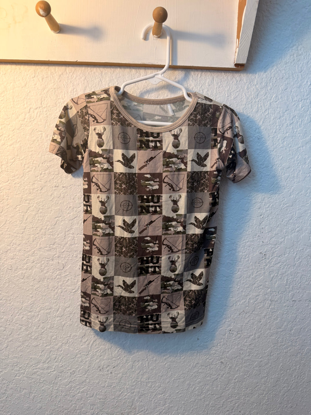 Hunting Camo Patchwork Bamboo Shirt & Shorts Set – 4/5T 🦌🌲✨