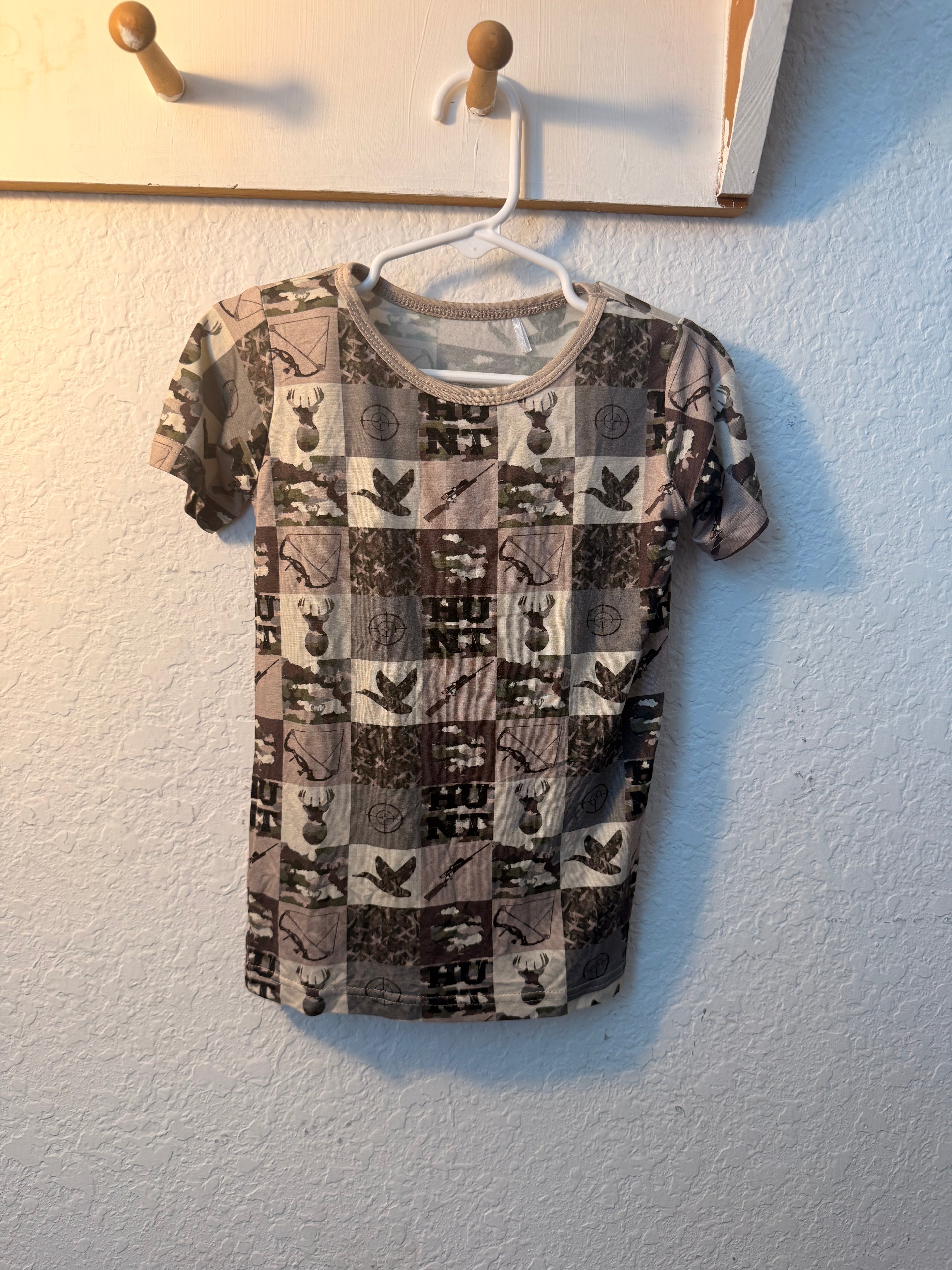 Hunting Camo Patchwork Bamboo Shirt & Shorts Set – 4/5T 🦌🌲✨