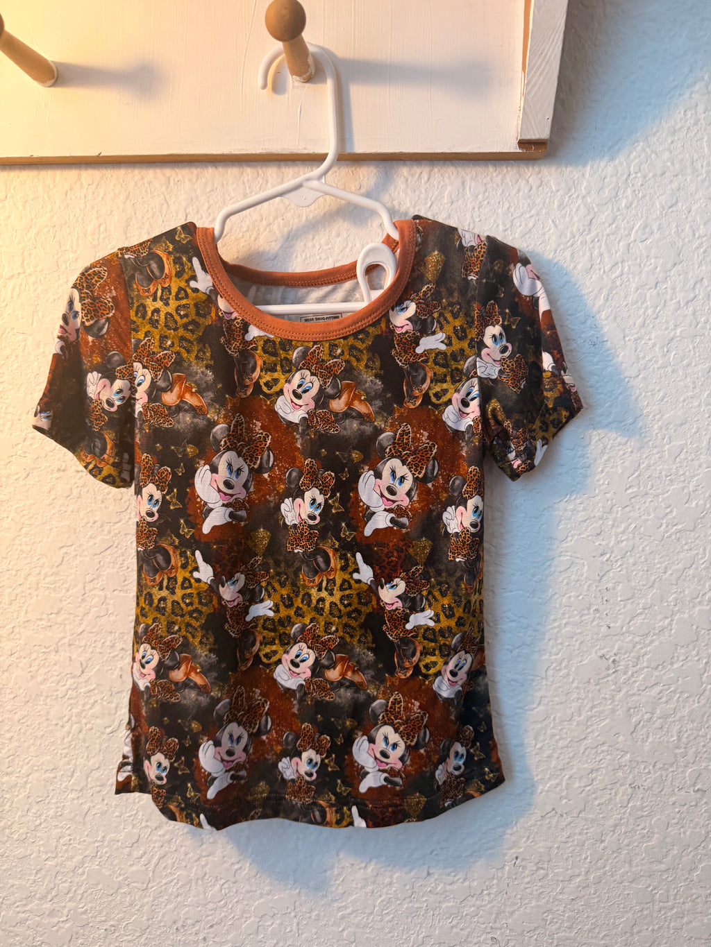 Minnie Mouse Cheetah Bamboo Shirt & Short Set – 4T 🎀🐭✨